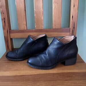 Vintage Y2K Black Leather Ankle Boots size 6